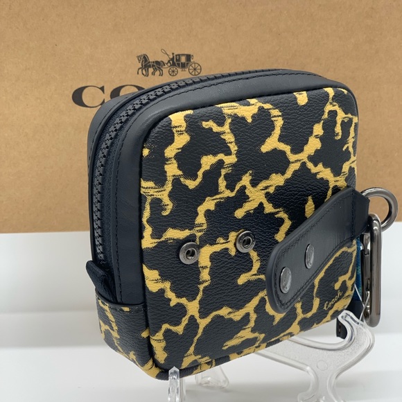 COACH SQUARE HYBRID POUCH W WAVY ANLPRINT & DUMBO - Picture 5 of 16